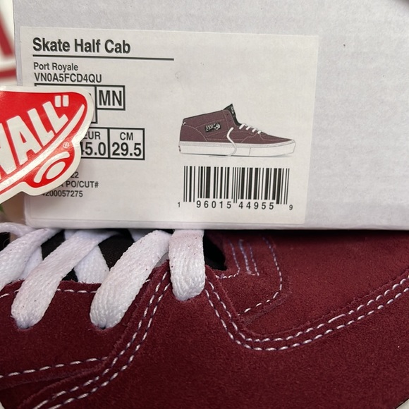Vans Skate Half Cab
Port Royale
VNOA5FCD4QU
WMNS sneakers - Picture 16 of 16